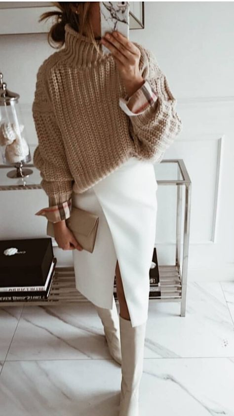 Beige Knit Sweater, Look Zara, Look Adidas, Skandinavian Fashion, Beige Outfit, Pencil Skirt White, Cooler Look, Neutral Outfit, White Skirt