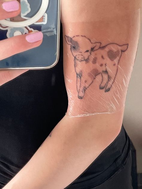 Baby Cow Tattoo, Highland Cow Tattoo, Mini Highland Cow, Kawaii Cow, Cow Tattoo, Small Cow, Tattoos Inspo, Baby Highland Cow, Baby Cows