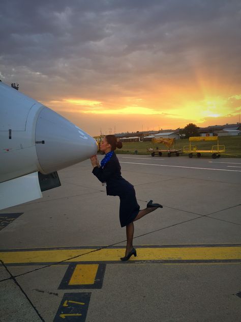 Stevie Shay, Windy City Series, Flight Attendant Humor, Become A Flight Attendant, Pilot Career, Liz Tomforde, Stewardess Uniform, Aviation World, Flight Attendant Life