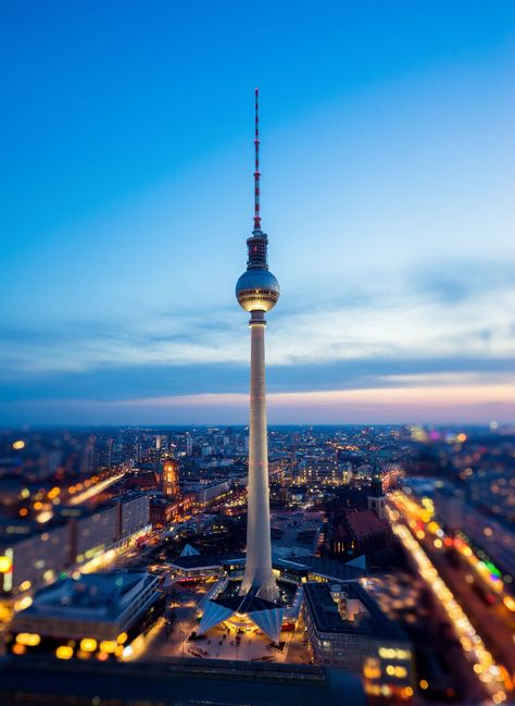 Berlin skyline with the Fernsehturm. #Berlin #Germany Berlin Skyline, Checkpoint Charlie, Berlin City, Things To Do In London, Travel Images, City Break, Berlin Germany, European Travel, Germany Travel