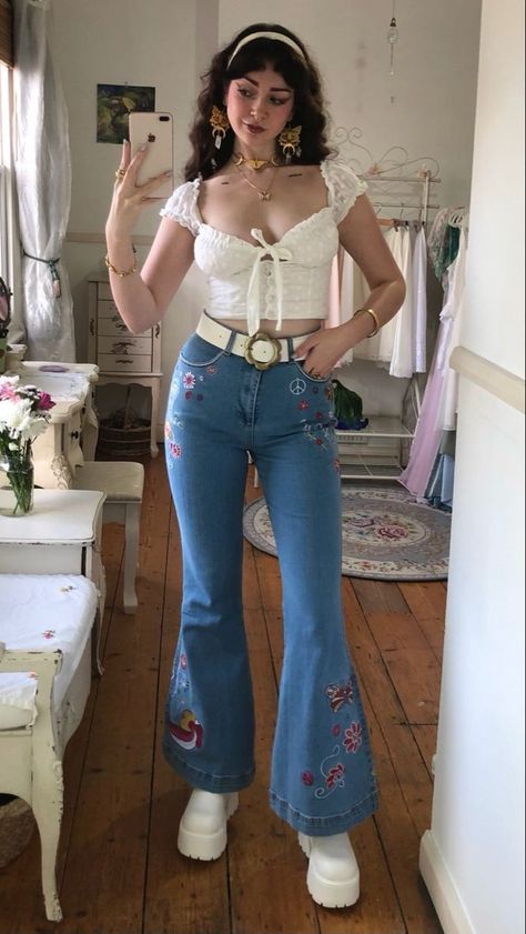 70s Inspired Fashion, 70s Outfits, Look Retro, Instagram Time, Swaggy Outfits, Hippie Outfits, Moda Vintage, Look Vintage, Looks Style