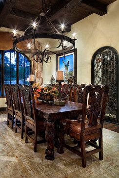 Mexican Dining Room, Mediterranean Dining, Mediterranean Dining Room, Spanish Decor, Farmhouse Dining Room Table, Tuscan House, Mediterranean Home Decor, Dining Room Table Decor, Casas Coloniales