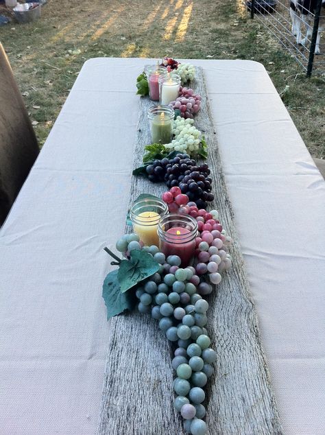 Italian Party Decorations, Labor Day Decorations, Italian Centerpieces, Italian Dinner Party, Italian Party, Dinner Party Decorations, Wine And Cheese Party, Wine Event, Wine Dinner