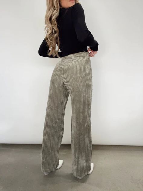 Grey Corduroy Pants Outfit, Grey Pants Outfit, Corduroy Pants Outfit, Chill Night, Lane 201, Night At Home, Junior Fashion, Perfect Pant, Grey Pants