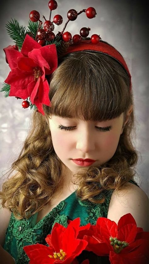 Fun Gift Exchange Games, Christmas Headbands Women, Christmas Headband Diy, Holiday Headpiece, Christmas Headdress, Christmas Headpiece, Christmas Headwear, Rose Headpiece, Xmas Costumes