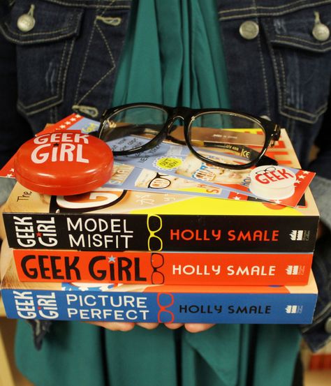 Geek Girl: Model Misfit, Geek Girl and Geek Girl: Picture Perfect by Holly Smale Geek Girl Book, Geek Girl, Geek Girls, Anne Of Green Gables, Geek Chic, Green Gables, Picture Perfect, Books To Read, Geek Stuff