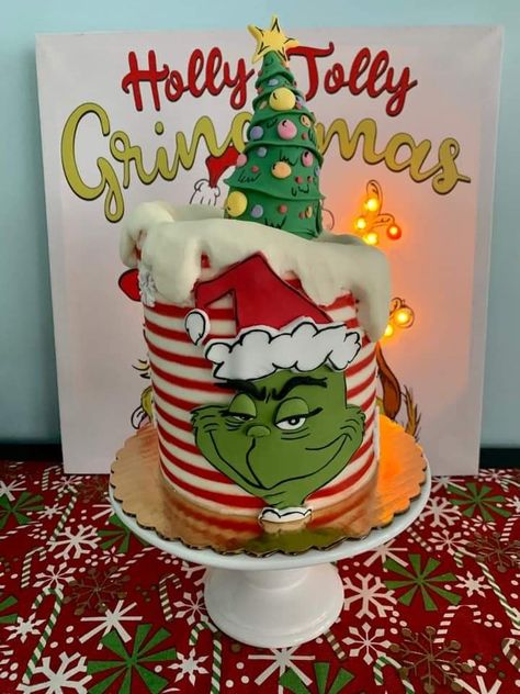 Grinch Cake Designs, Grinch Themed Cake, The Grinch Cupcakes, Grinch Christmas Cake Ideas, Cindy Lou Who Cake, Grinch Birthday Cakes, Grinch Birthday Cake Kids, The Grinch Cake Birthday, Grinch Smash Cake