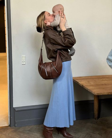 Midwestern Aesthetic, Hanna Stefansson, Visual Gallery, Preggo Fashion, Mom And Son, Moms Goals, Future Mom, Best Mother, Mini Me