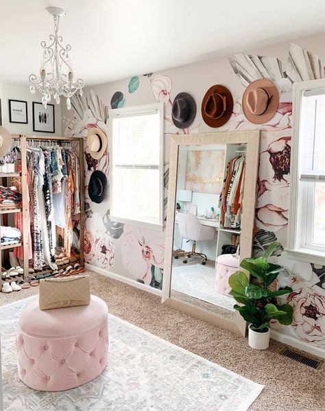 Craft Room And Closet Combo, Feminine Office Space Bohemian, Extra Bedroom Closet Ideas, Room Converted To Closet Walk In, Office Vanity Room Combo, Boutique Office Ideas, Pink Closet Room, Office Closet Organization Ideas, Bedroom Converted To Closet