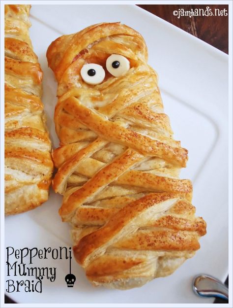 Pepperoni Mummy Braid Halloween Cooking, Halloween Food Appetizers, Halloween Dishes, Halloween Appetizers, Recipe Roundup, Halloween Food For Party, Halloween Snacks, Halloween Recipes, Puff Pastry