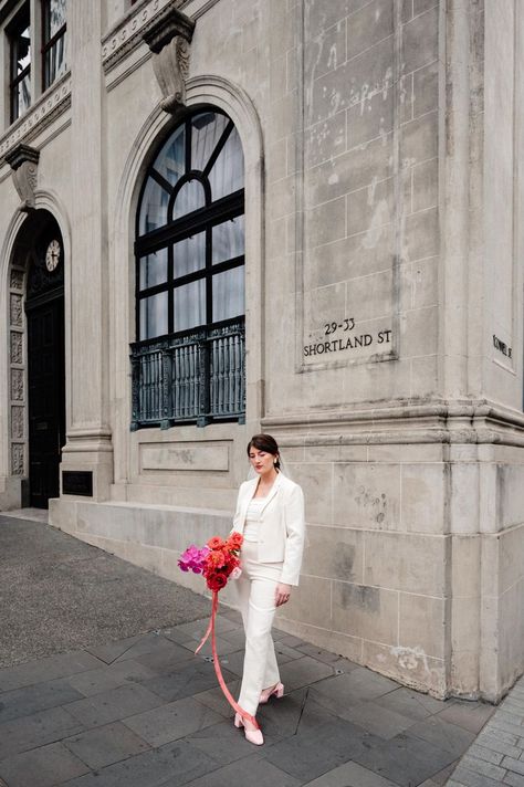 Bride walking past historic downtown buildings during their Auckland City Wedding. Punchy Wedding, Outfits Colourful, Auckland Wedding, Wedding Styled Shoot, Auckland City, Bridal Outfit, Vintage Bride, Vintage Bridal, City Wedding