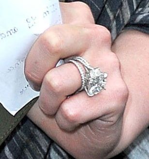 Hilary Duff's wedding and engagement ring Hilary Duff Engagement Ring, Wedding And Engagement Ring, Hunter King, Stag Party, Celebrity Engagement Rings, My Future, Hilary Duff, I Love Jewelry, Beautiful Rings