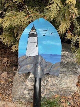 GARDEN ART SHOVEL : 4 Steps (with Pictures) - Instructables Shovel Craft, Shovel Art, East Coast Lighthouses, Ideas To Paint, Floating Books, Shades Of Dark Blue, Lightning Rod, Paint Tray, Diy Decorating