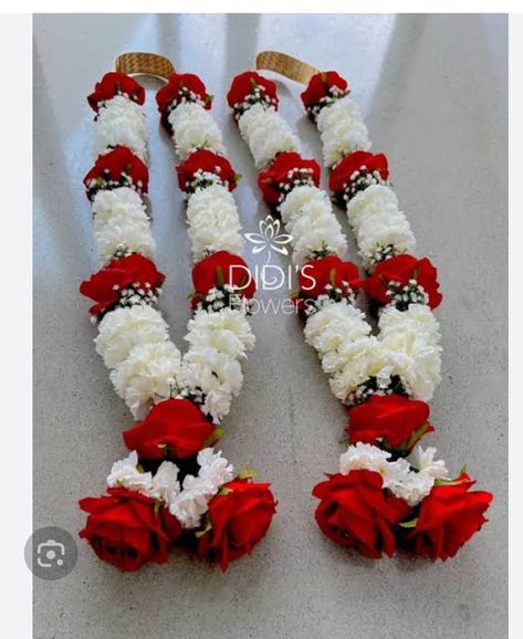 Garland For Photo Frame, Reception Garlands For Bride And Groom, Unique Indian Wedding Garland, Orange Flower Garland, Wedding Mala Rose, Red And White Garland, Carnation Garland, Jai Mala, Rose Garland Wedding