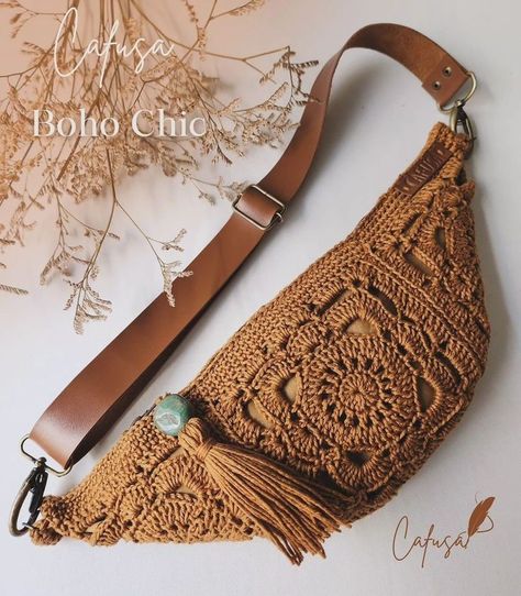 Leather And Crochet, Sac Granny Square, Crocheted Purse, Crochet Necklace Pattern, Mode Crochet, Handbag Pattern, Crochet Bags Purses, Crochet Diy, Crochet Bag Pattern