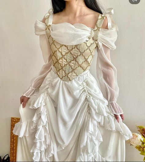 Weird Beauty, Fair Outfits, Cottagecore Outfits, Dresses Aesthetic, Fairytale Dress, Beauty Standards, Fantasy Dress, Historical Dresses, Bustiers