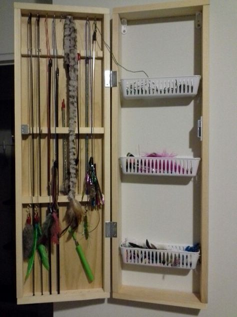 DIY Wand Cabinet - keeping the cats out of the wands when not in play but storing in a way appealing to the decor. Cat Toy Organizer, Cat Wand Storage, Cat Toy Organization, Cat Toy Storage, Cat Enrichment Diy, Cat Room Diy, Cat Palace, Critter Crafts, Cat Climbing Wall