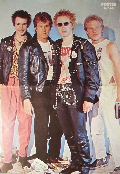 Jonny Rotten, Punks 70s, Steve Jones, Sid And Nancy, 70s Punk, Johnny Rotten, God Save The Queen, Punk Culture, Sid Vicious