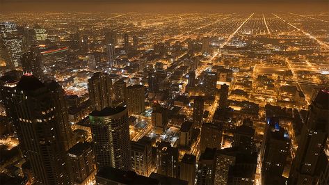 Let’s take a moment to admire Chicago’s incredible grid system - Curbed Chicagoclockmenumore-arrow : Chicago’s expansive grid system is mesmerizing from above Yellow Aesthetic Pfp, Pfp Banner Combo, Sunset Gif, Banner Gifs, Pfp And Banner, Minimal Color Palette, Hotel School, Free Live Wallpapers, Chicago At Night