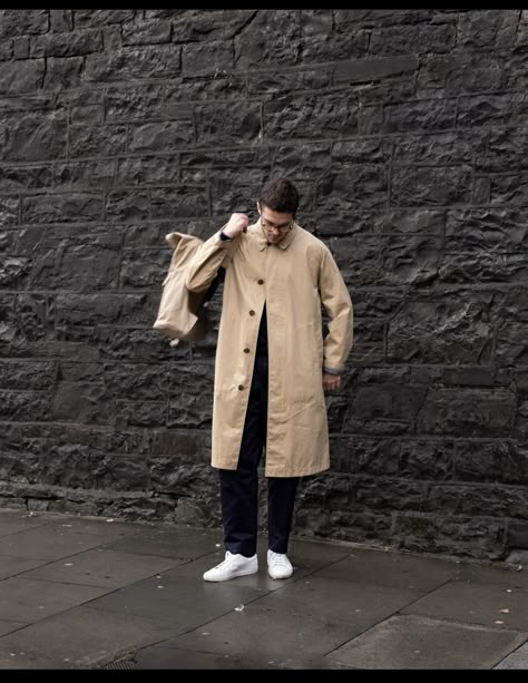 Mac Coat Outfit, Sophisticated Streetwear, Winter Wear For Men, Daytime Outfits, Mac Coat, Stand Collar Coat, Trench Coat Outfit, Stylish Lifestyle, Casual Menswear