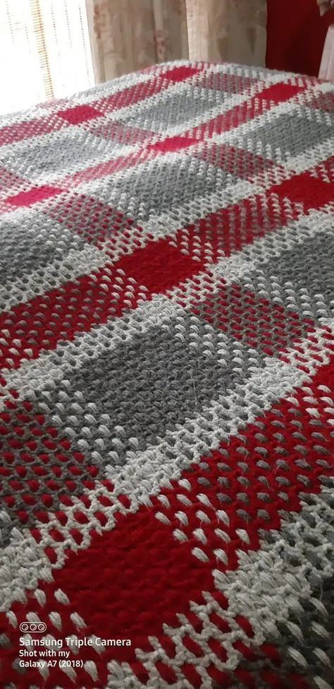 Crochet Plaid, Tartan Blanket Crochet Pattern, 2 Color Plaid Crochet, Plaid Crocheted Afghans, Buffalo Plaid Afghan Crochet Pattern, Red And Black Plaid Crochet Blanket, Crochet Fashion Trends, Crochet Cushion Pattern, Crochet Waffle Stitch