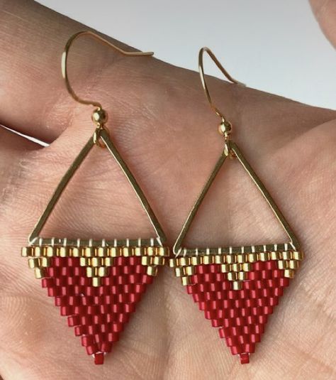 Bling Crafts, Valentines Earrings, Beading Crafts, Brick Stitch Earrings, Beaded Earrings Patterns, Beadwork Patterns, Earrings Beaded, Bead Work Jewelry, Handmade Beaded Jewelry