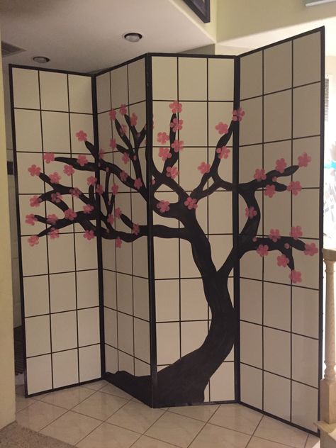 Diy Chinese Party Decorations, Japanese Decor Ideas Diy, Asia Themed Classroom, Cherry Blossom Classroom Decoration, Japan Themed Party Decorations, China Themed Party, China Decorations For Classroom, Japan Party Theme, Japanese Decorations Party