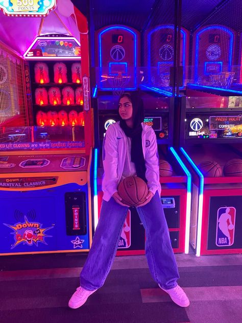 arcade aesthetic with basketball photo inspo Arcade Basketball Aesthetic, Arcade Photo Ideas, Vintage Arcade Aesthetic, Arcade Outfit Ideas, Arcade Fashion, Hijabi Street Style, Arcade Photoshoot, Arcade Birthday, Arcade Aesthetic