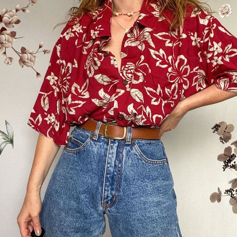 Printed Shirt Women Outfit, 80s Hawaiian Shirt Outfit, Plaid Shirt Summer Outfit, Patterned Shirt Outfit Women, Paint Date Outfit, Funky Shirt Outfit, Hawaiian Shirt Aesthetic, Hawaiian Shirt Outfit Women, Hawaiian Shirt Outfit