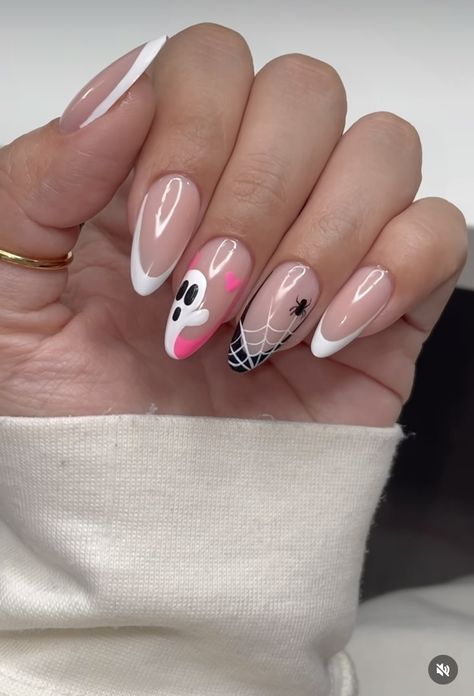 Nails Halloween October Simple Ideas, Halloween Nails Designs Almond, October Simple Nails, October Almond Nails, October Nails Almond, Simple Nail Inspo Almond, Nails Simple Halloween, Megan Nails, Simple Halloween Nails