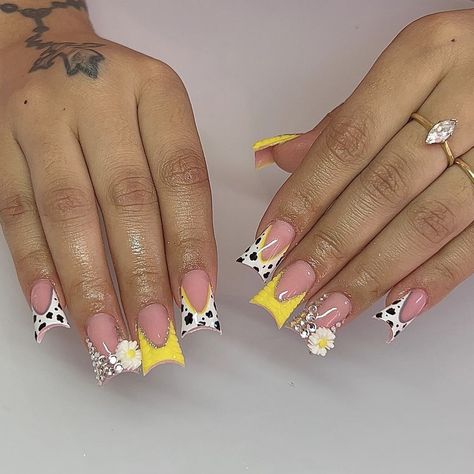 Ducks Nails Design, Duck Set Nails, Cute Short Duck Nail Sets, Duck Nail Ideas Short, Cow Print Duck Nails, Duck Nails Design Ideas, Simple Duck Nail Designs, Spring Duck Nails, Duck Nail Tips