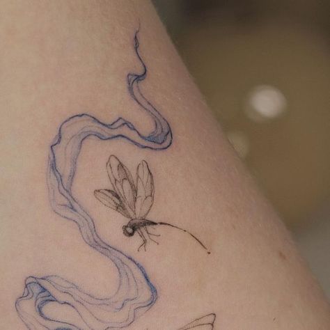 Emy Menendes on Instagram: "Dragonflies #tattoo #dragonflytattoo #dragonfly #эmmka" Dragonflies And Flowers Tattoo, Dragonfly Landing Tattoo, Art Nouveau Dragonfly Tattoo, Dragonfly Profile Tattoo, Dragon Fly Ankle Tattoo, Dragonfly Flying Tattoo, Japanese Dragonfly Tattoo, Lotus And Dragonfly Tattoo, Dragonfly Tattoo Collar Bone