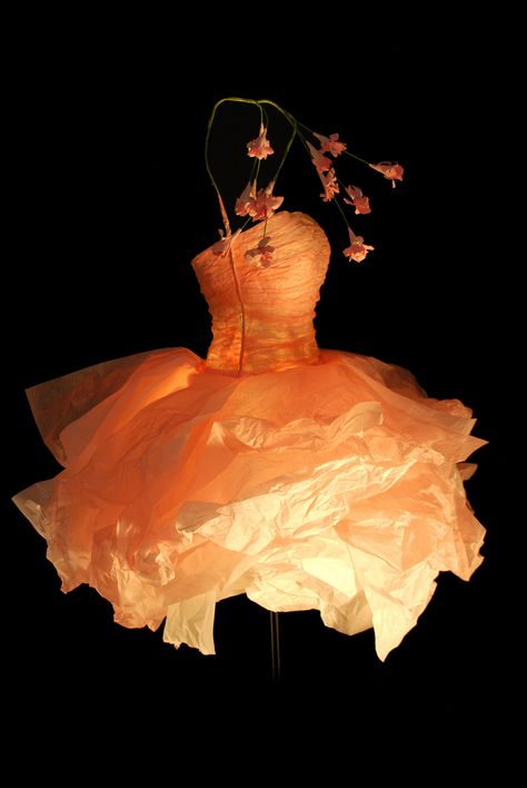 ballarina inspired dress dancing through the light. Georgia Karanika-Karaindrou Dress Sculpture, Wearable Art Recycled, Greek Artists, Art Dresses, Tiny Dress, Miniature Dress, Paper Clothes, Recycled Dress, Paper Fashion