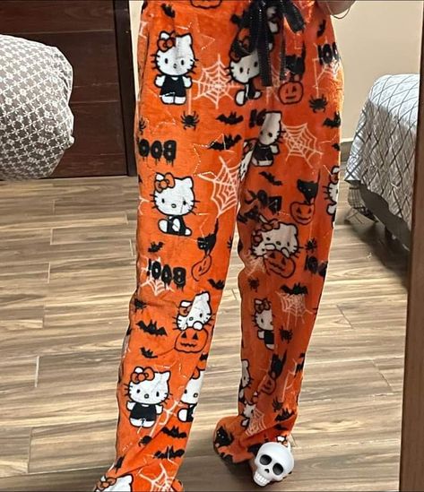 Spooky Hello Kitty, Hello Kitty Pjs, Cute Pjs, Pajama Fashion, Y2k Outfits, Pj Pants, Character Portraits, Fashion Ideas, Different Styles