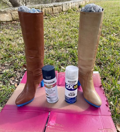 Spray Paint Boots, Leather Boots Diy, Spray Paint Shoes, Old Cowboy Boots, Boots Diy, Plastic Boots, Shoe Makeover, Old Boots, Vegan Leather Boots