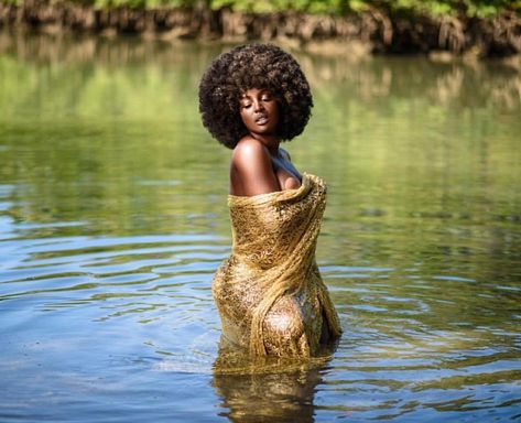 21.3k Likes, 321 Comments - A M A R A "LA NEGRA" (@amaralanegraaln) on Instagram: “Oshun in The Flesh 🍯 ( Shangos Daughter but I am as Sweet as Oshun)” The Blacker The Berry, Lake Photoshoot, Nature Fashion, Glam Photoshoot, Model Inspo, Photoshoot Themes, African Culture, Birthday Photoshoot, African Women