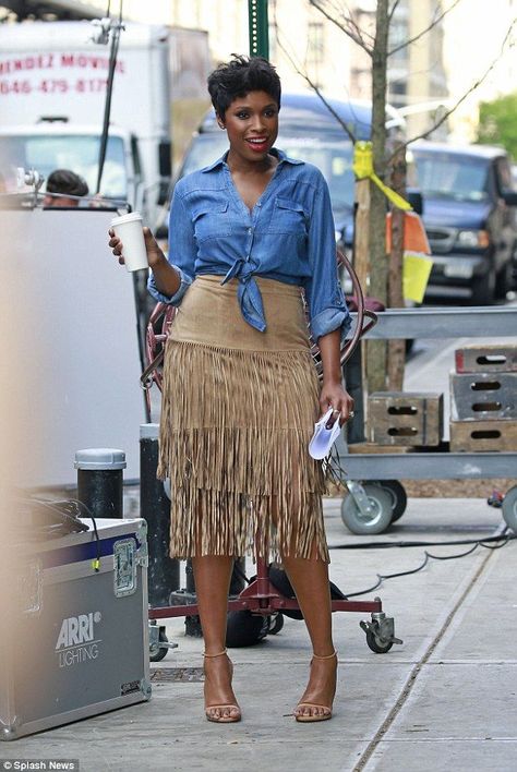 The Fab List: 25 Times Celebrities Rocked Fringe + How Do You Wear It? Fringe Skirt Outfit, Celebrity Summer Style, Suede Fringe Skirt, Long Ponytail, Spring Business Casual, Caught Cheating, Fringe Fashion, Queen Latifah, Skirt Trends