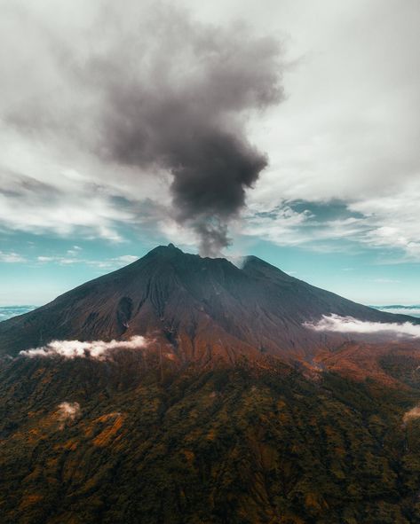 #hellofrom 📍#sakurajima Just a couple of kilometres across Kagoshima Bay from the city of Kagoshima lies Sakurajima, Japan’s MOST active volcano which  erupts a few times a day! It is amazing that 600,000 residents are used to live alongside the volcano. We spent two days in this region and every time we look at the volcano there’s smoke billowing out of it (like these pics), Quite fascinating if you ask me. 1-6 which one’s your favourite? Have you seen an active volcano in person? @visitjapana Japan Volcano, Miyakojima, Gem Mining, Fire Island, Kagoshima, Active Volcano, Japan Culture, Kyushu, Japan Photo