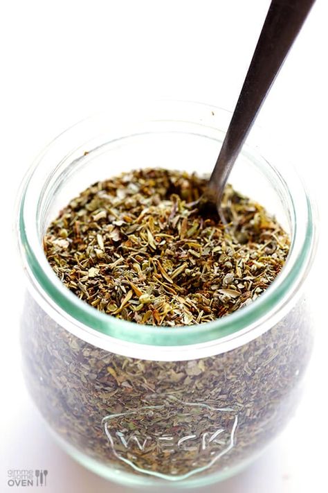 Italian Seasoning | Gimme Some Oven: Learn how to make homemade Italian seasoning with this simple 6-ingredient herb blend. Italian Seasoning Recipe, Homemade Italian Seasoning, Homemade Spice Mix, Homemade Seasoning, Diy Mixes, Dry Rubs, Diy Spices, Seasoning Blends, Dry Mixes