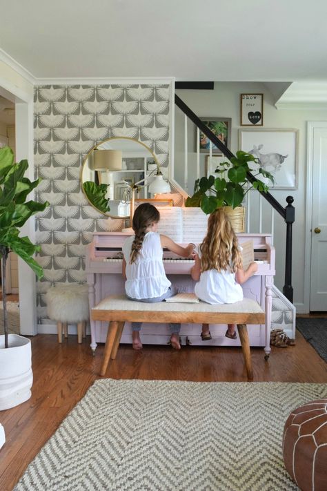 Three Different Ways to Style Your Space- Determine YOUR Style Painted Pianos, Interior Room Decoration, Nesting With Grace, Interior Decorating Living Room, Living Room Ornaments, Piano Room, Wallpaper Accent Wall, Hall Decor, Decorating Shelves