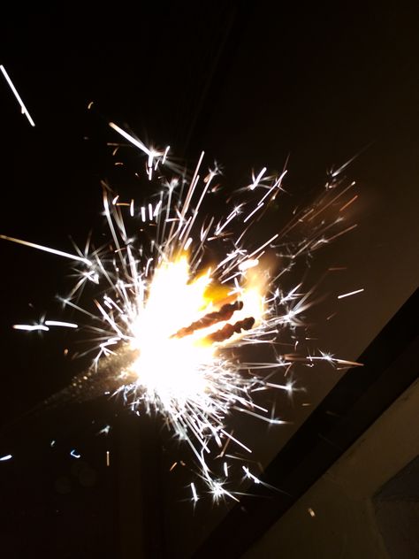 Lightning fuljhadi, crackers, diwali celebration photos #Redmi4clicks #Shubham_Butola Fuljhadi Photo, Fuljhadi Diwali, Crackers Diwali, Celebration Photos, Diwali Photos, Haldi Outfits, Broken Mirror, Diwali Celebration, Sky Aesthetic