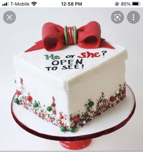 Christmas Gender Reveal Cake Ideas, Gender Reveal Christmas Cake, Christmas Gender Reveal Cupcakes, Christmas General Reveal Ideas, Gender Reveal Christmas Tree, Grinch Baby Shower Cake, What’s Baking Gingerbread Gender Reveal, Christmas Gender Reveal Ideas For Party, Gender Reveal Ideas Christmas Theme