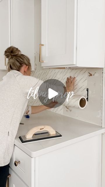 Amanda Vernaci | Come Stay Awhile on Instagram: "Have you ever wanted to DIY your own backsplash tile? Follow along with me in stories @comestayawhile because this is a series you won’t want to miss. I’m going to bring you through the whole process so that when I’m done you’re ready to tackle your first tiling job! 💪🏼   First step… prep! Drop all your tiling questions below and I’ll be sure to cover them!  #backsplash #backsplashtile #musselbound #homediy" Covering Tile Backsplash, Covering Tiles Kitchen, How To End Backsplash, Easy Diy Backsplash Kitchen, Backsplash All The Way To Ceiling, Budget Backsplash Kitchen, Wall Tile For Kitchen, Where To End Tile Backsplash Kitchen, How To Backsplash Kitchen