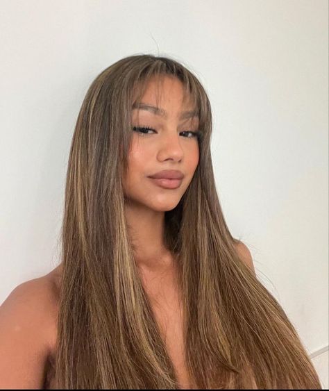 Brown Skin Blonde Hair, Hair Color For Tan Skin, Hair Color For Morena, Hair Color For Brown Skin, Red Hair Inspo, Honey Brown Hair, Brown Hair Inspo, Blonde Hair Girl, Honey Blonde Hair