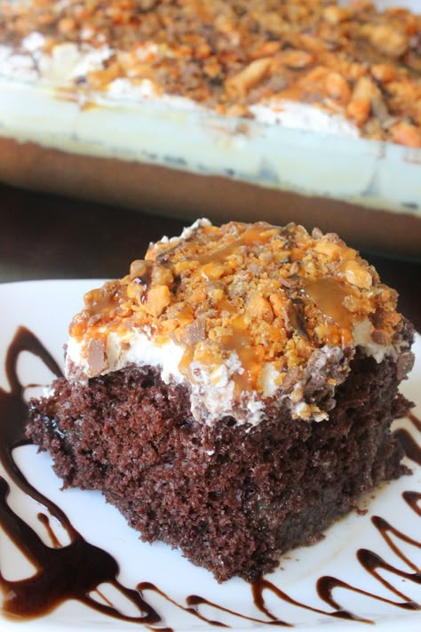 Cupcakes and Pearls: Butterfinger Poke Cake Butterfinger Cake Recipe, Butterfinger Cake, Sugar Free Vanilla Pudding, Ww Desserts, Poke Cakes, Birthday Cake Chocolate, A Piece Of Cake, Poke Cake, Chocolate Cake Mixes