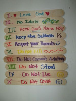 roommom27: Teaching the Ten Commandments Ten Commandments Bulletin Board, The Ten Commandments Craft, Crafts With Popsicle Sticks, 10 Commandments Craft, Ten Commandments Craft, Play Story, Story Crafts, Kids Church Lessons, Church Games