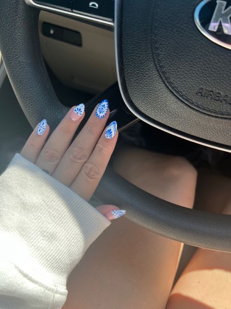 #nails #bluenails #coastal #naildesign #nailideas Costal Floral Nails, Blue Nails For Vacation, Coastal Grandmother Aesthetic Nails, Coastal Granddaughter Nails Aesthetic, Coastal Floral Nails, Coastal Nails Short, Coastal Nails Almond, Nail Inspo Coastal Granddaughter, Coastal Nail Ideas