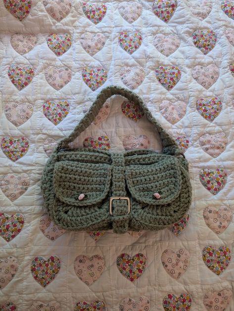 Crochet Bag Y2k, Crochet Clothes Y2k, Knit Bag Outfit, Y2k Crochet Ideas, Crochet Y2k Top, Y2k Crochet, Crochet Store, Crochet Wallet, Crochet Shoulder Bags