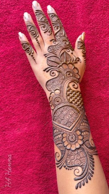 Mehendi Design Right Hand, New Mehndi Designs 2024, Back Design Mehndi, Right Hand Mehndi Designs, Stylish Mehndi Designs For Back Hand, Mehandi Designs Back, Back Hand Arabic Mehndi Designs, Mehendi Design Arabic, Back Mehndi Designs