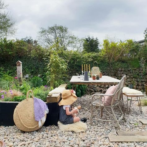 Garden Table Update. - Alice in Scandiland Meandering Garden, Sleepers In Garden, Oak Sleepers, Industrial Legs, Black Fence, Outdoor Food, Hairpin Legs, Garden Table, Bench Table